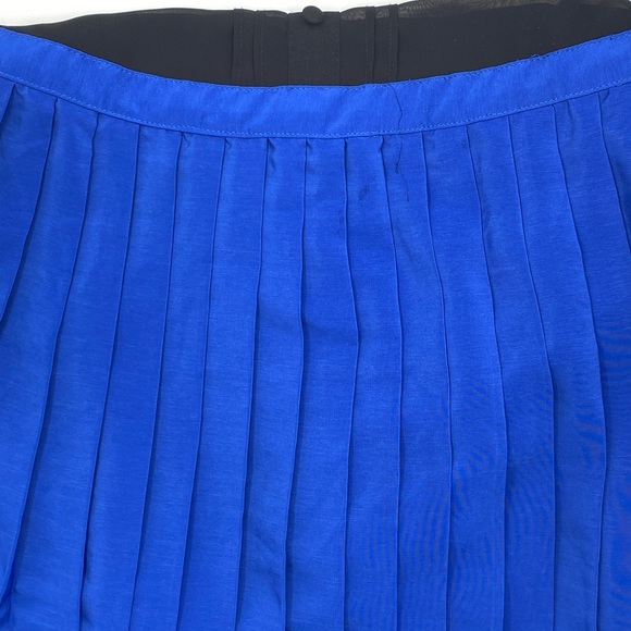 Jessica Simpson Black and Blue Pleated Dress with Jewelled Collar Size 5/6 - Picture 3 of 3